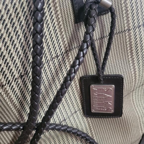 GUC- Saks Fifth Avenue bag - Picture 6 of 6